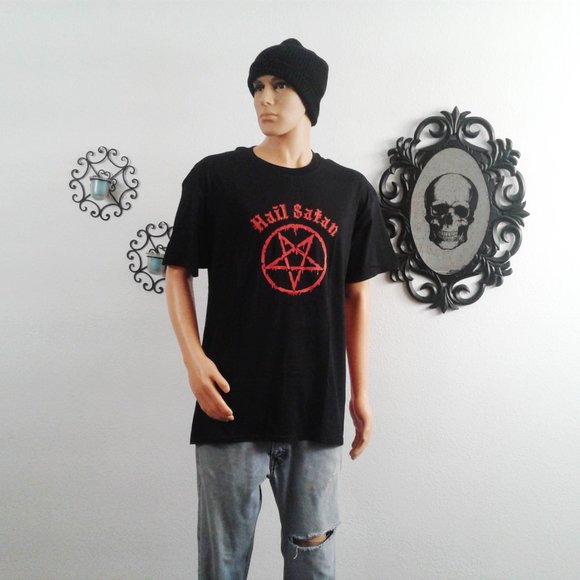 Hail Satan Pentagram T-Shirt - Picture 2 of 4